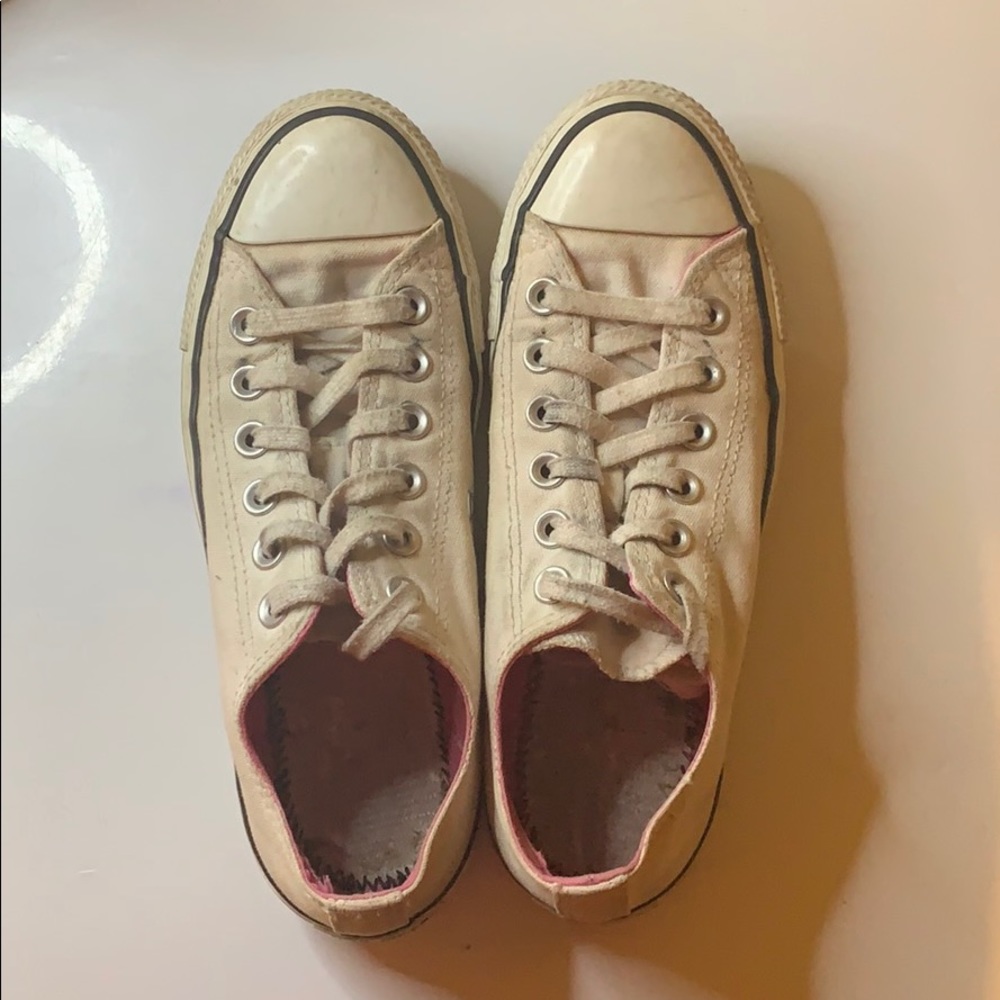 WHITE & PINK CONVERSE!!